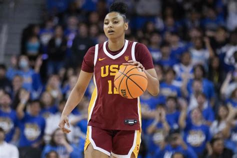 JuJu Watkins scores 28, No. 9 USC rallies in fourth quarter to deal Oregon State first loss, 56-54